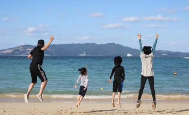 孙俪发文庆生，子女为其准备别样奖状，与邓超结婚多年超幸福