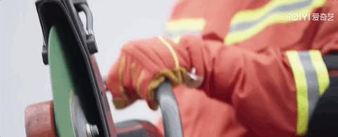 不像演的，说好的真正的男子汉呢