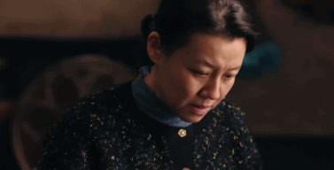 出道30多年才走红，“下嫁”穷小子后，她的人生全翻盘了