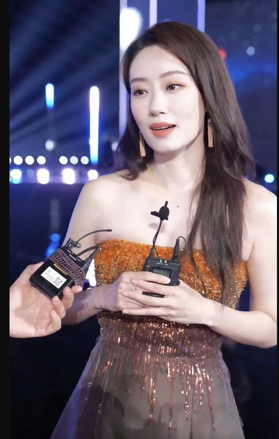 央视秋晚阵容：杨幂李沁有排面，而央视最宠的是他