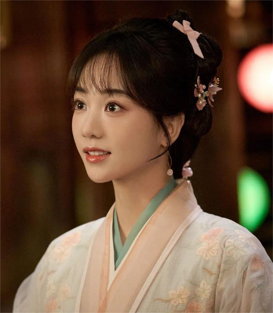 离婚快两年，吴倩的事业终于支棱起来了