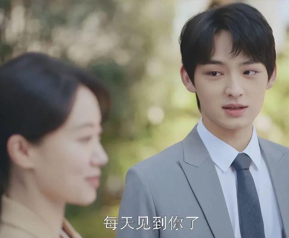 “姐弟恋”不是谁都能演，满脸褶子，玩老妇撒娇，观众看了直摇头