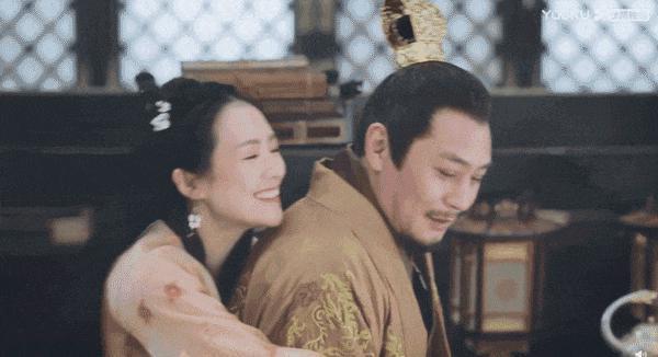 “姐弟恋”不是谁都能演，满脸褶子，玩老妇撒娇，观众看了直摇头