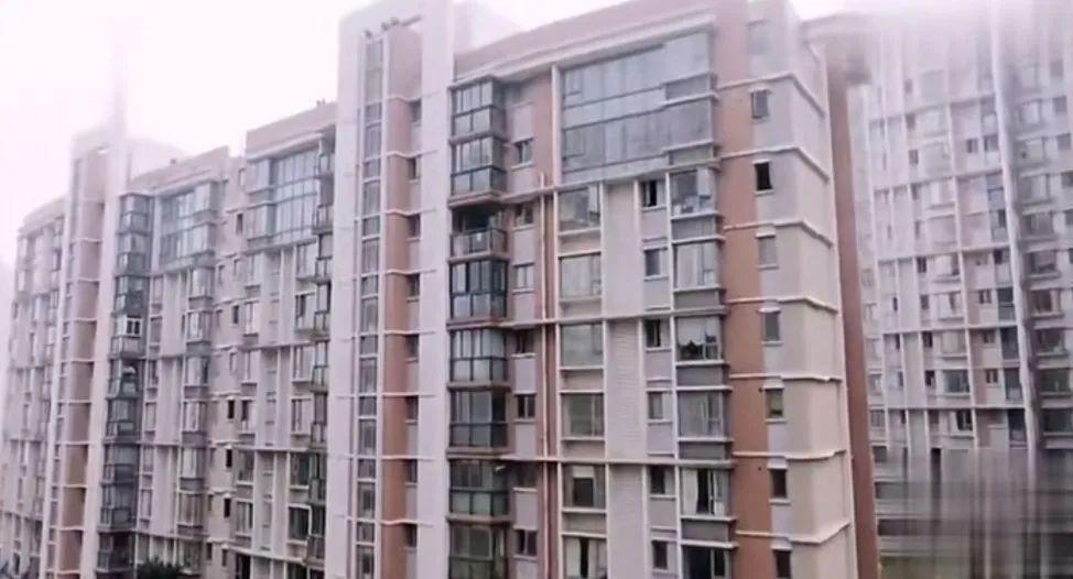 傅首尔老公爆哭要离婚，全职太太们却要抢着“嫁”给她？