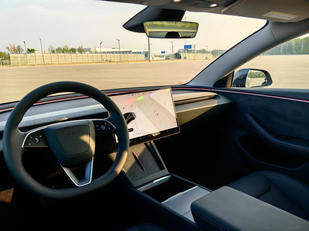开上新款Model 3，我发现它也在迎合消费者
