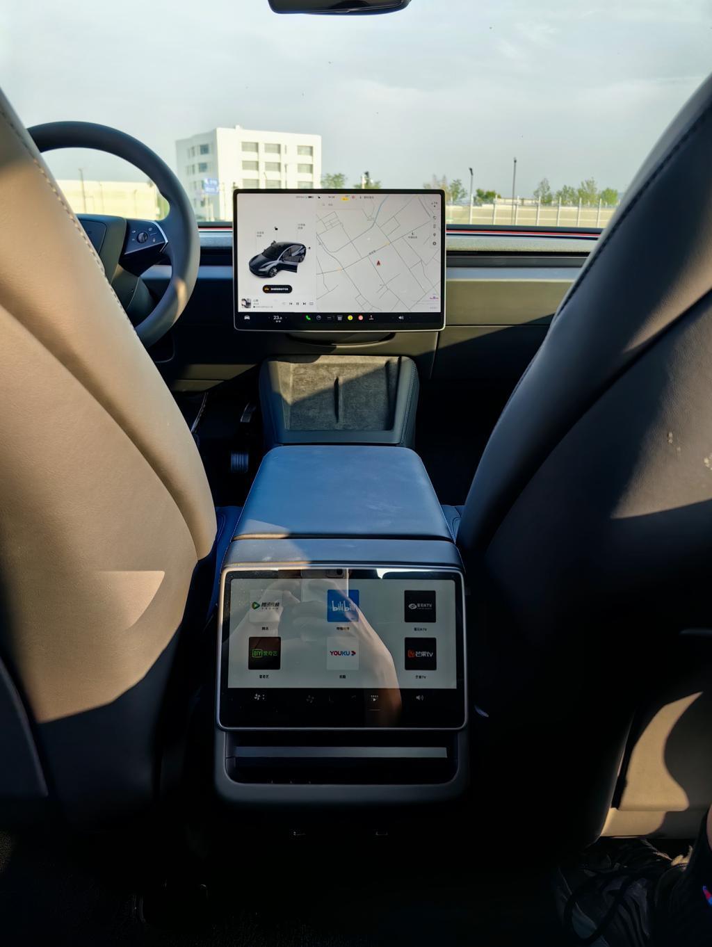 开上新款Model 3，我发现它也在迎合消费者