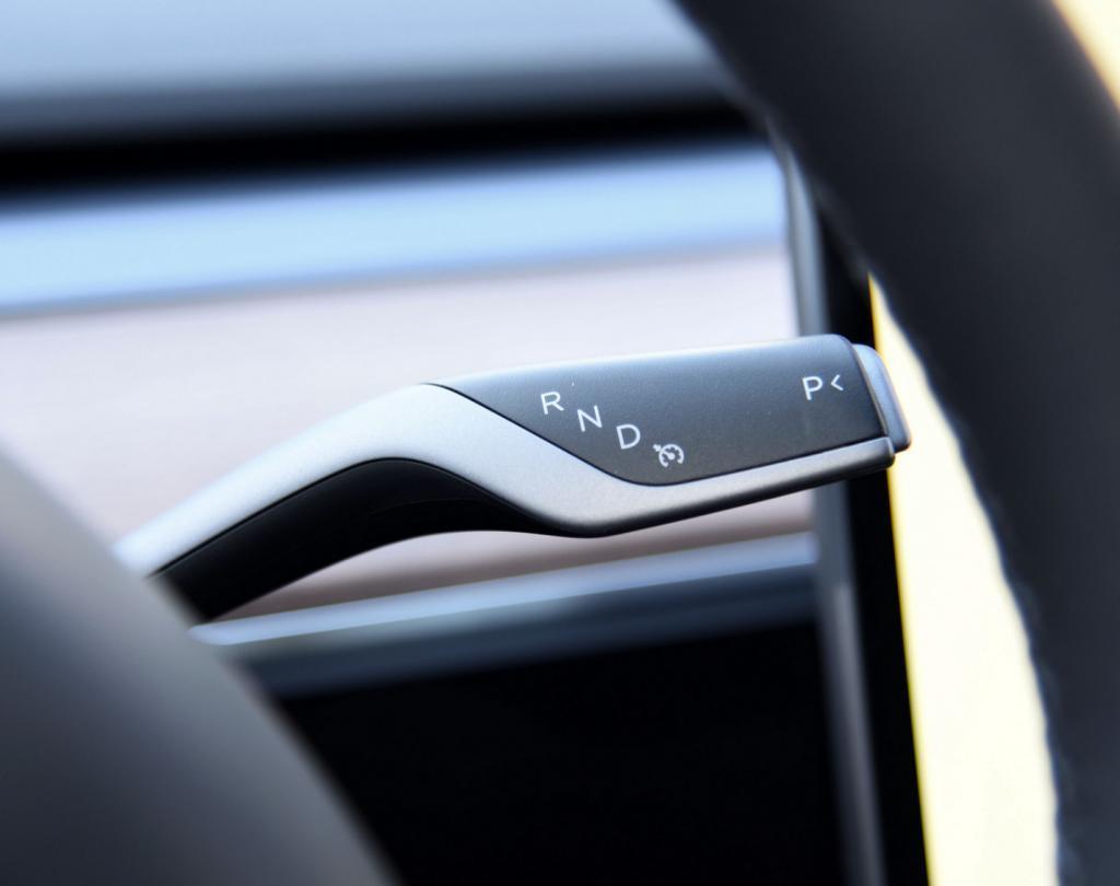 开上新款Model 3，我发现它也在迎合消费者