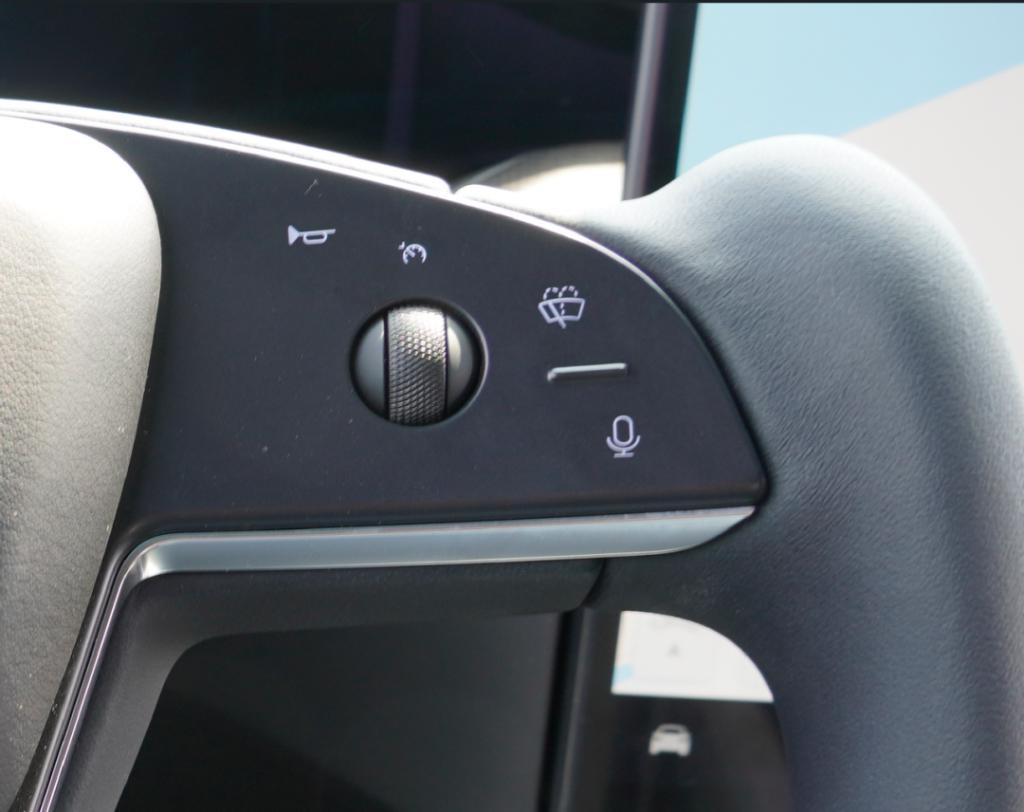 开上新款Model 3，我发现它也在迎合消费者