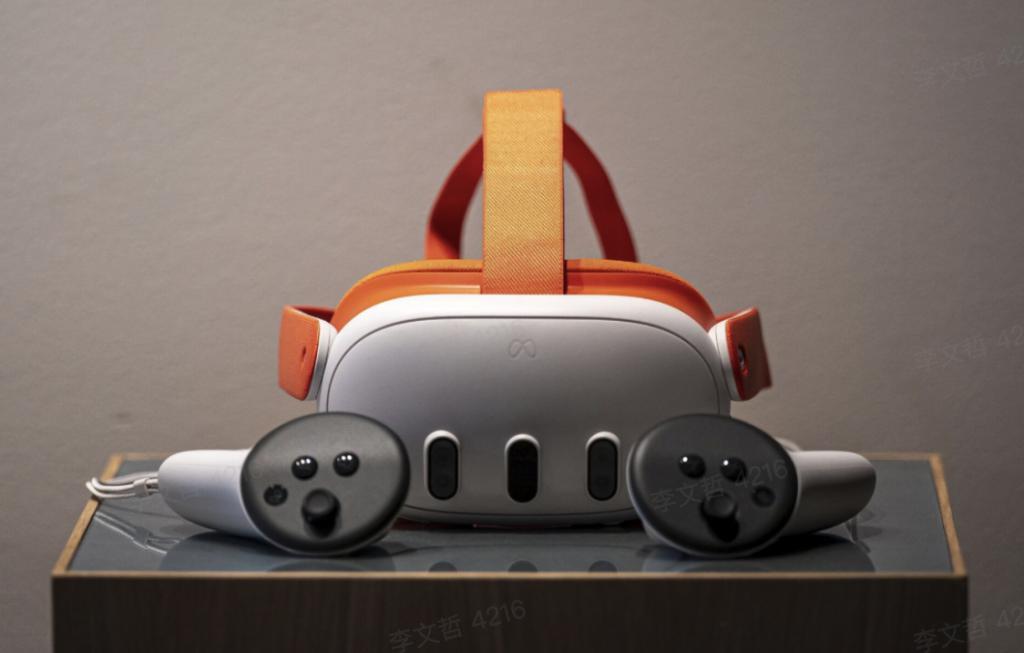 158 亿，比亚迪完成史上最大收购；传 OpenAI 与「iPhone 之父」合作 AI 硬件；Meta 发 499 美元新 VR 头显
