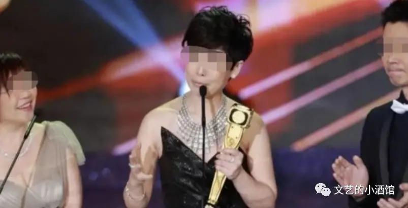 知名女星采访中承认劈腿陈小春，多位男艺人牵涉其中