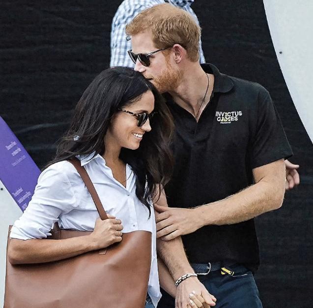 王室丑闻!安德鲁主动爆料与梅根缠绵6月细节,哈里头顶发绿