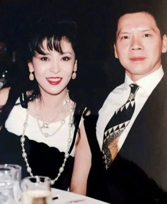 55岁张敏近照曝光：这些年，她到底经历了什么？