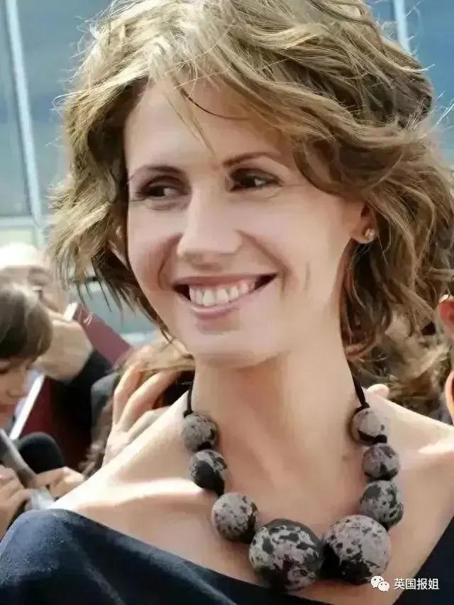 叙利亚总统夫人亚运爆红！杭州灵隐寺祈福，比心秀中文