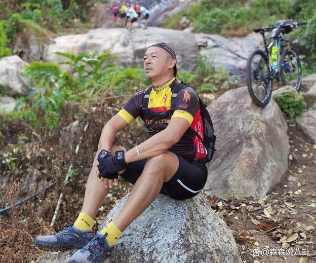 华人演员张咏华爬山时突发心脏病猝逝，生前曾患抑郁症