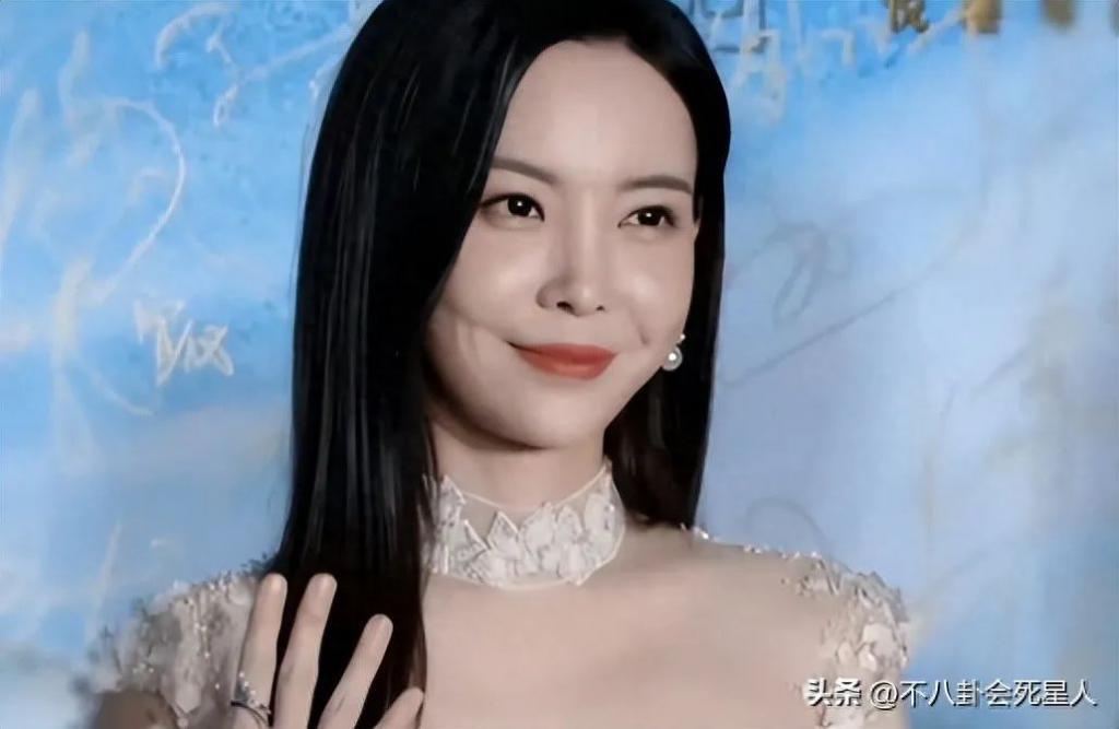 电影节生图大赏：闫妮僵硬不如73岁斯琴高娃，全场最佳的是她