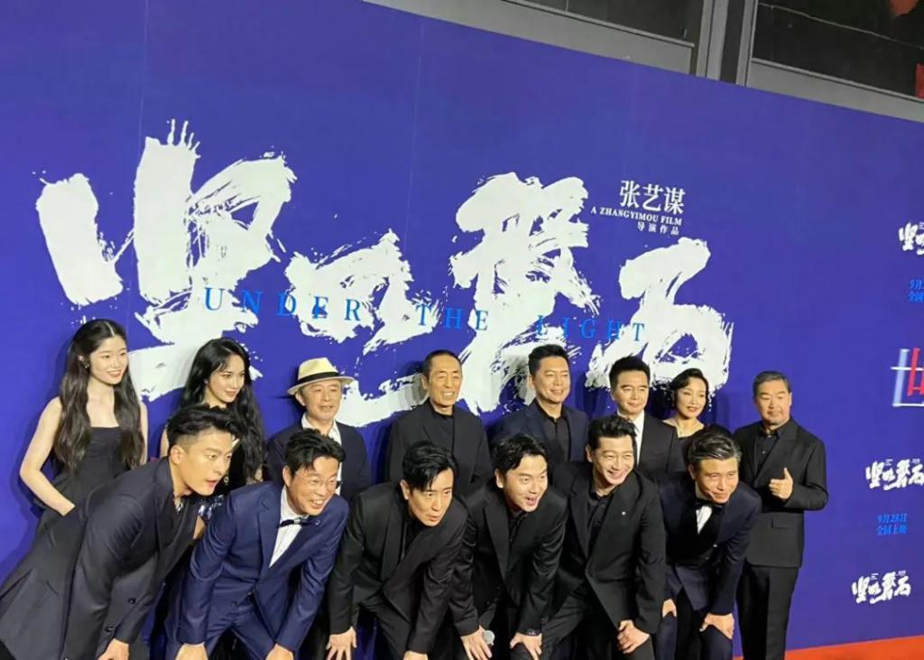 张鲁一被曝失联半月首现身！消瘦变纸片人，与张艺兴热聊