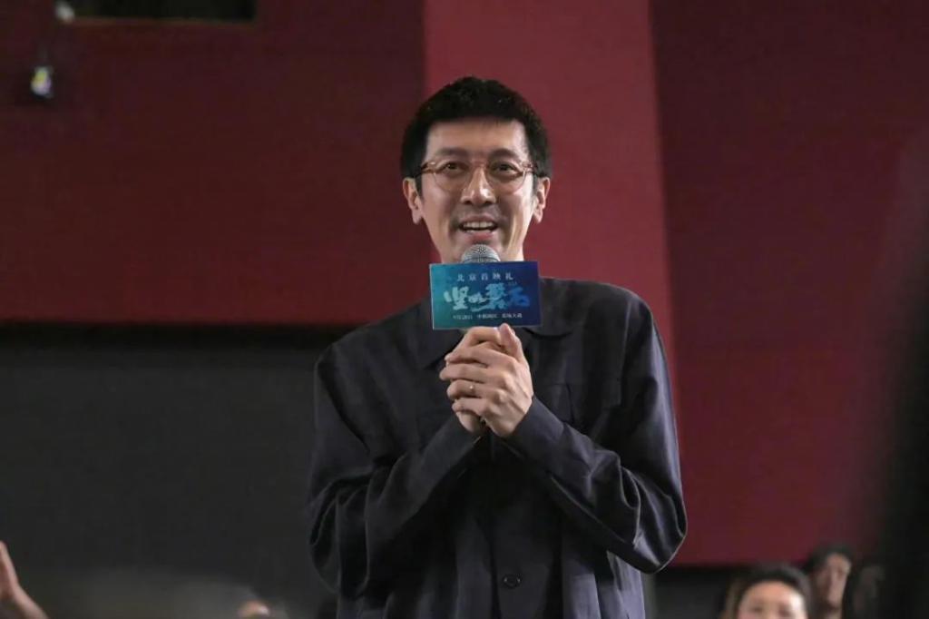 张鲁一被曝失联半月首现身！消瘦变纸片人，与张艺兴热聊