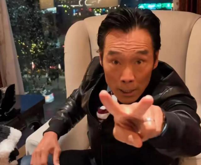 古惑仔演员感叹香港变化大惹争议，被批说话没分寸