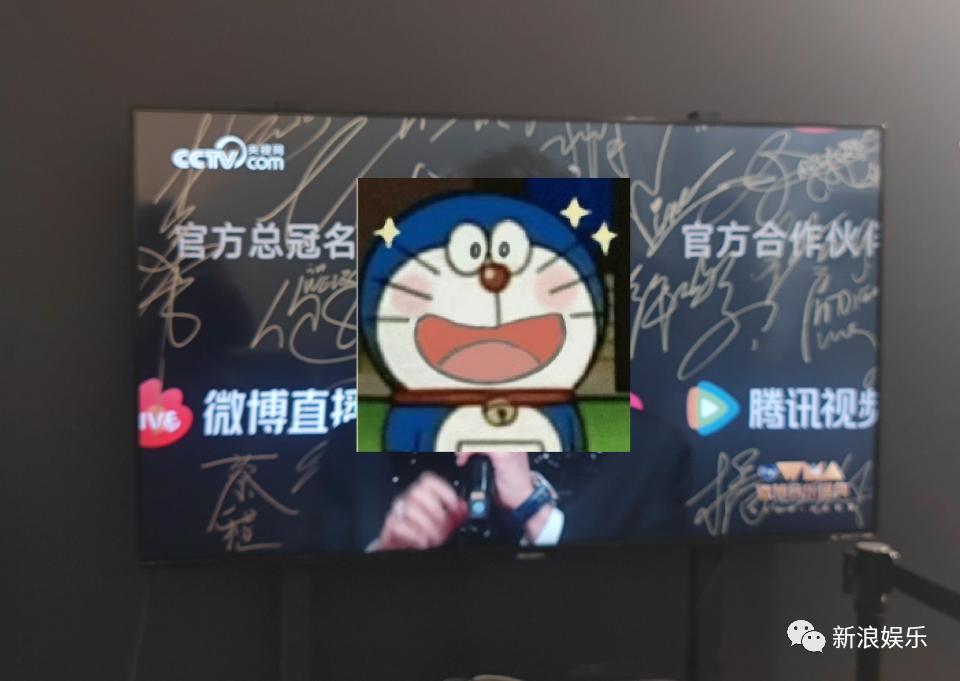 红毯背后，比台前更有戏