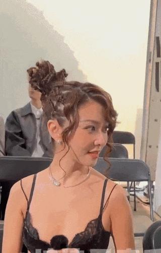 红毯背后，比台前更有戏