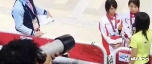 萌娃赞郭晶晶“太厉害”，让霍启刚一脸惊慌，暴露家庭地位