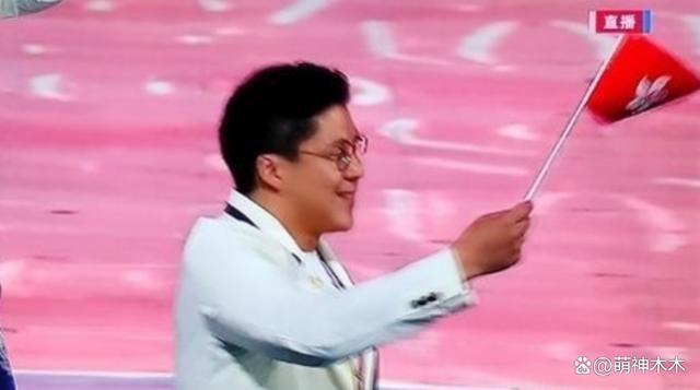 萌娃赞郭晶晶“太厉害”，让霍启刚一脸惊慌，暴露家庭地位