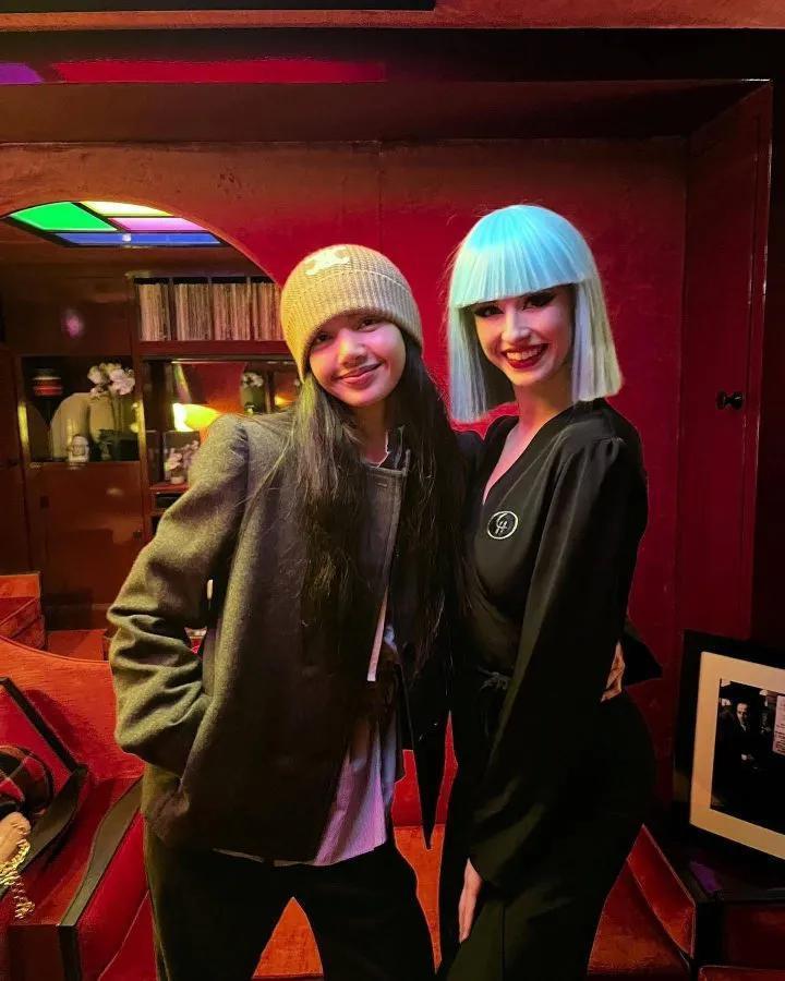 对于Lisa与疯马秀，韩国网友现在真正的态度是