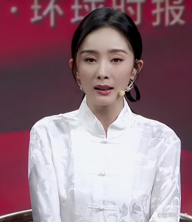 37岁杨幂穿衣风格大变，频繁蹭新中式热度，被嘲没气质仪态差