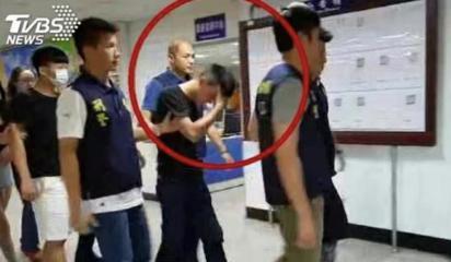 知名童星杀人获刑17年，如今在逃被通缉，如何造成的？