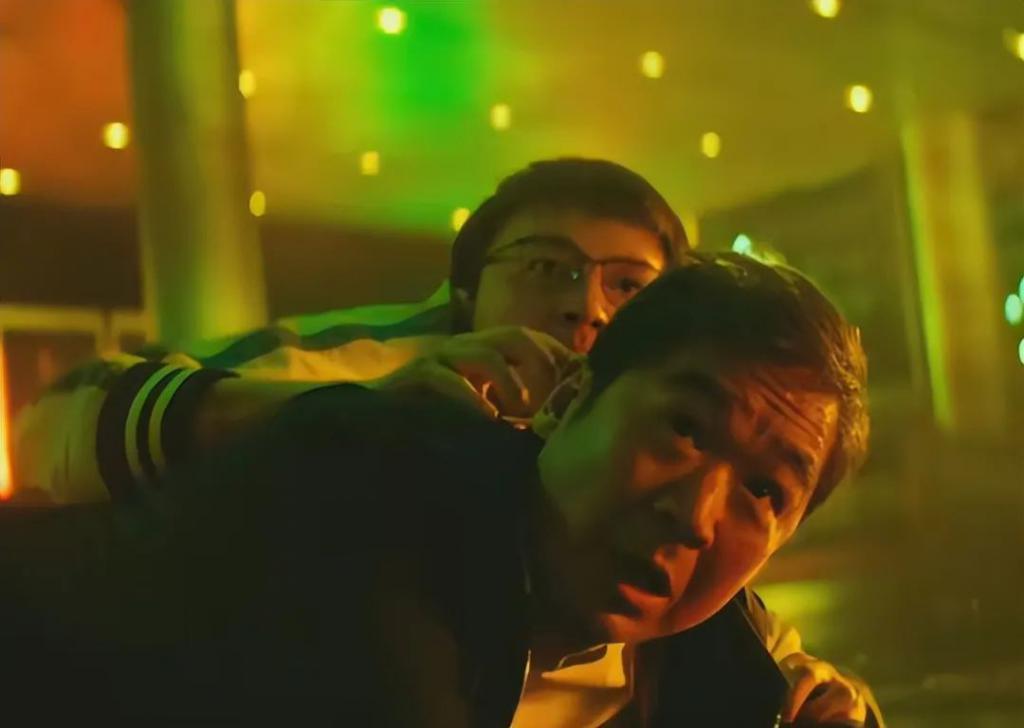 《坚如磐石》首波口碑出炉！现场观众打分和评价都一针见血