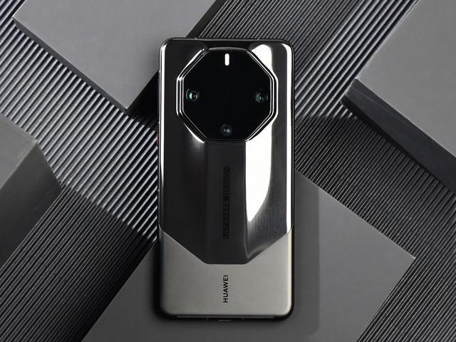 华为Mate60 RS 非凡大师上手评测：首款华为超高端品牌手机