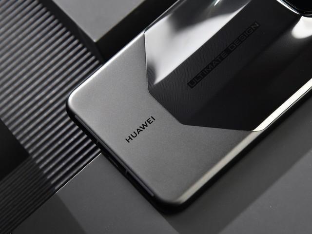 华为Mate60 RS 非凡大师上手评测：首款华为超高端品牌手机