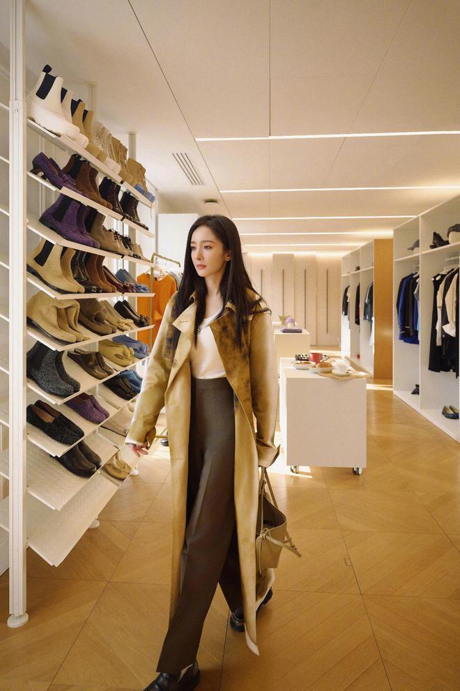 巴黎这一夜：张柏芝美艳动人，杨颖东方神韵，杨幂太霸气