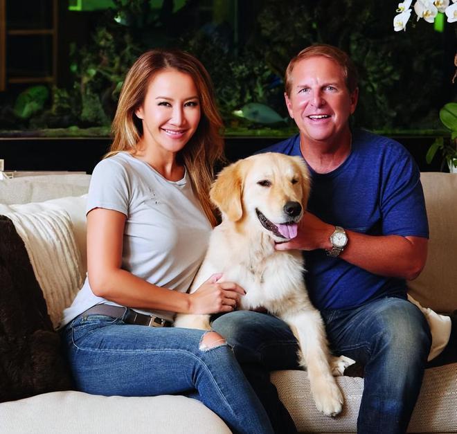 李玟二姐中秋节发文追忆李玟：这个中秋没有妹妹，月圆变得不圆了