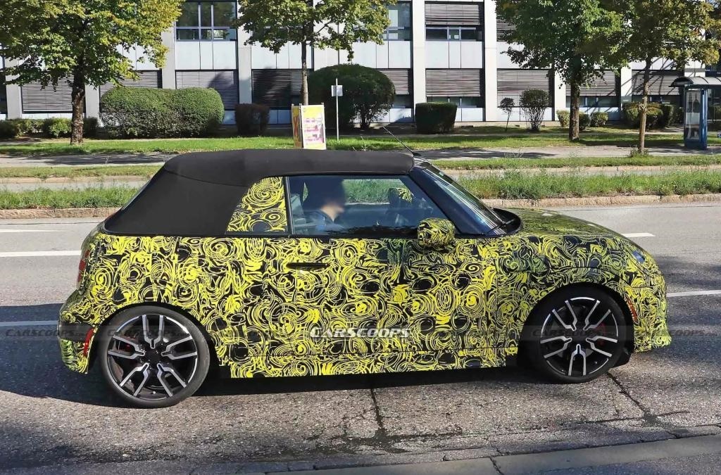 2025 款 Mini Convertible 敞篷车路测照片曝光