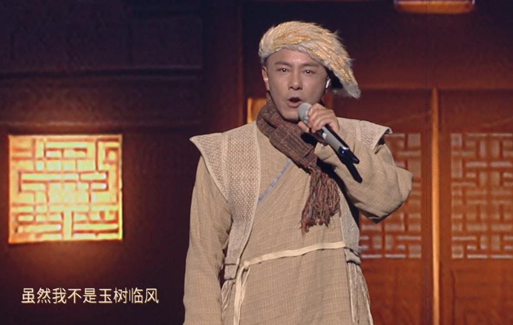湖南台中秋晚会状况不断：黄绮珊走音，张含韵掉枪，节目单临时换顺序上热搜