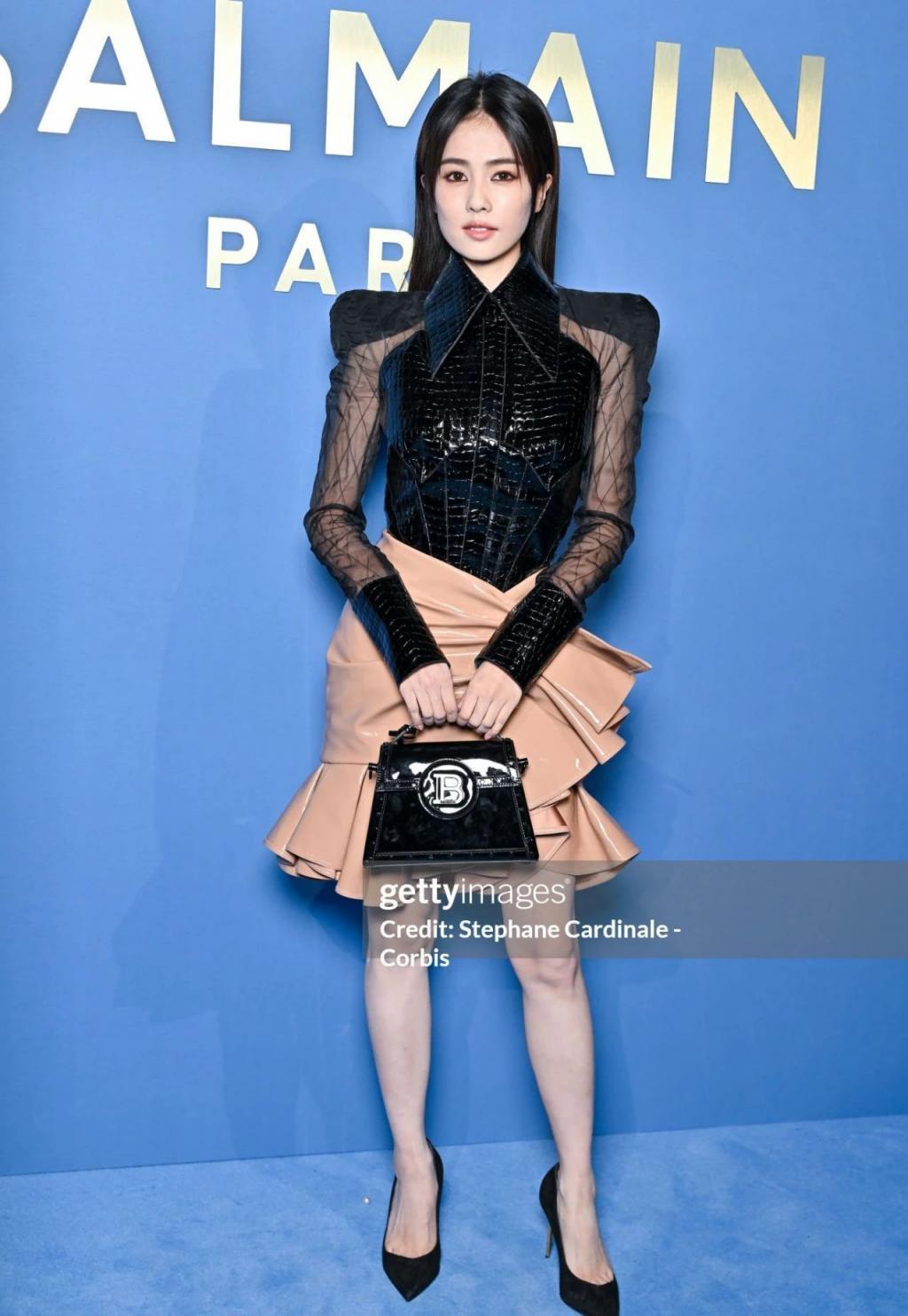 巴黎时装周明星生图:马思纯与精修图差别大,童瑶白鹿妆造拉胯