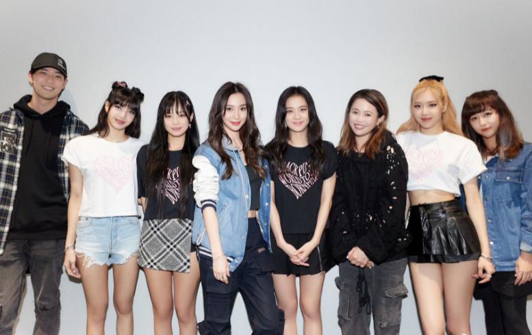 baby不顾争议观看疯马秀惹众怒