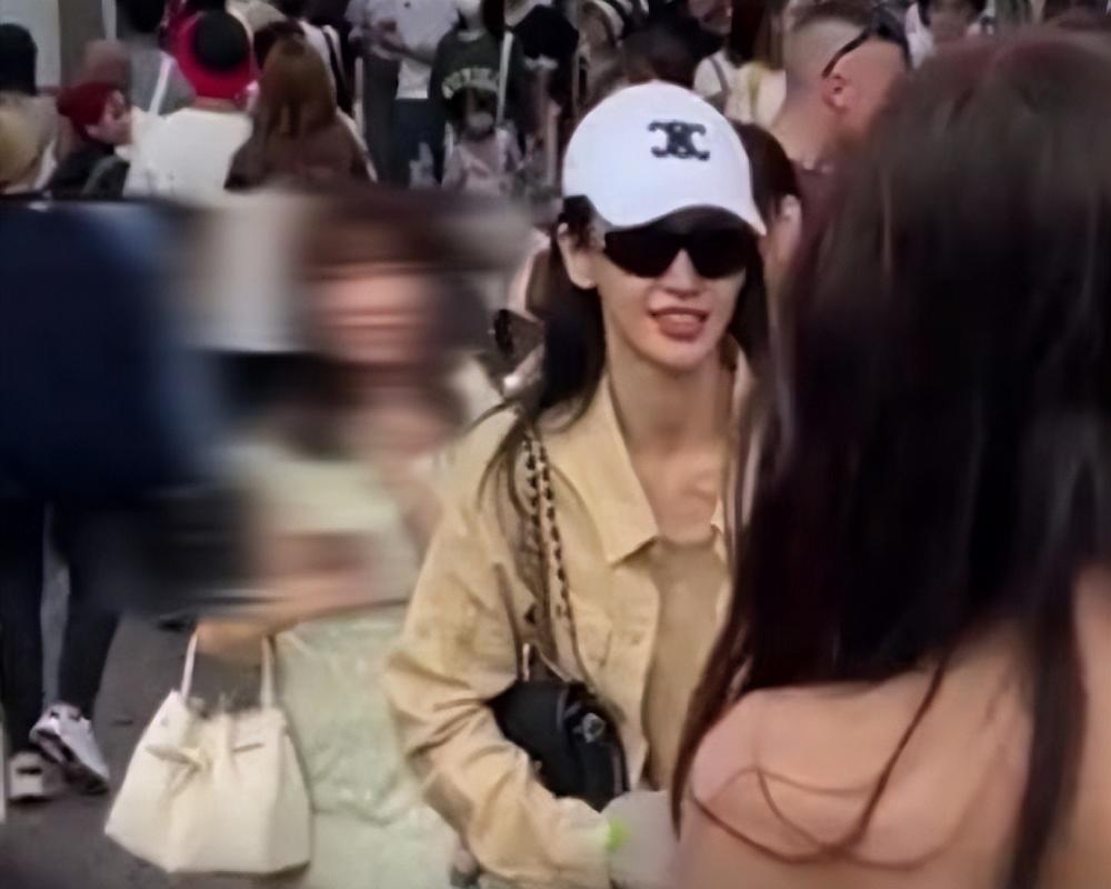 baby不顾争议观看疯马秀惹众怒