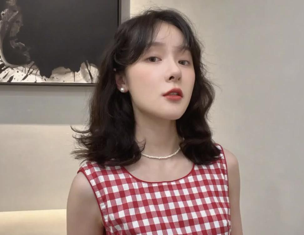 baby不顾争议观看疯马秀惹众怒