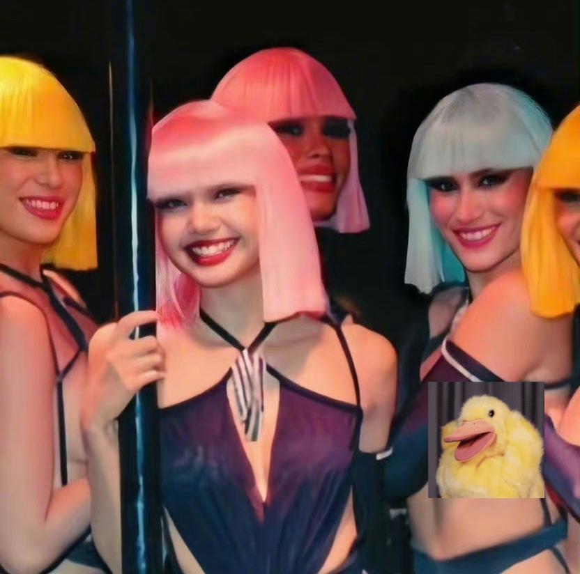 baby不顾争议观看疯马秀惹众怒