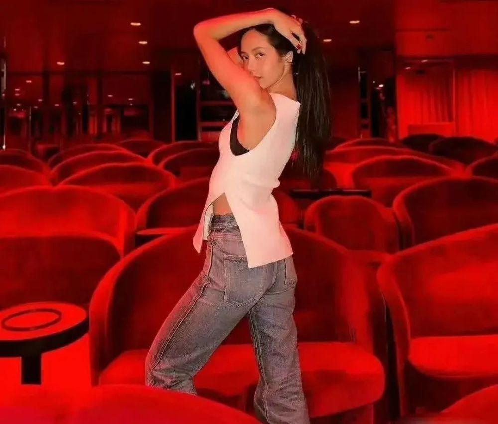 杨颖张嘉倪疯马秀风波升级！全网被骂评论区沦陷，徐娇发声抵制