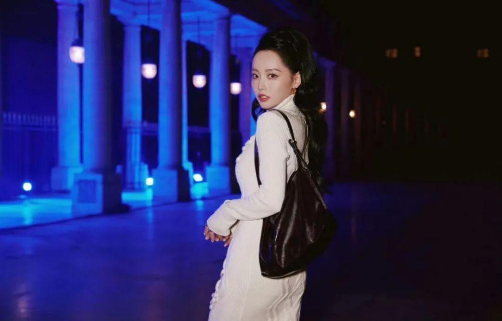 杨颖张嘉倪疯马秀风波升级！全网被骂评论区沦陷，徐娇发声抵制