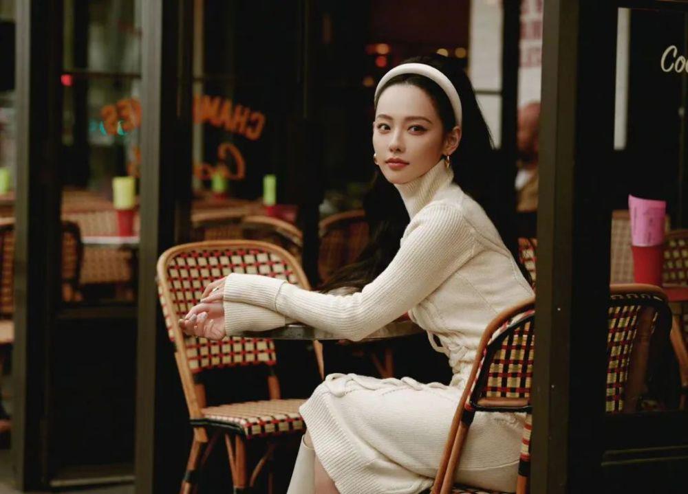 杨颖张嘉倪疯马秀风波升级！全网被骂评论区沦陷，徐娇发声抵制