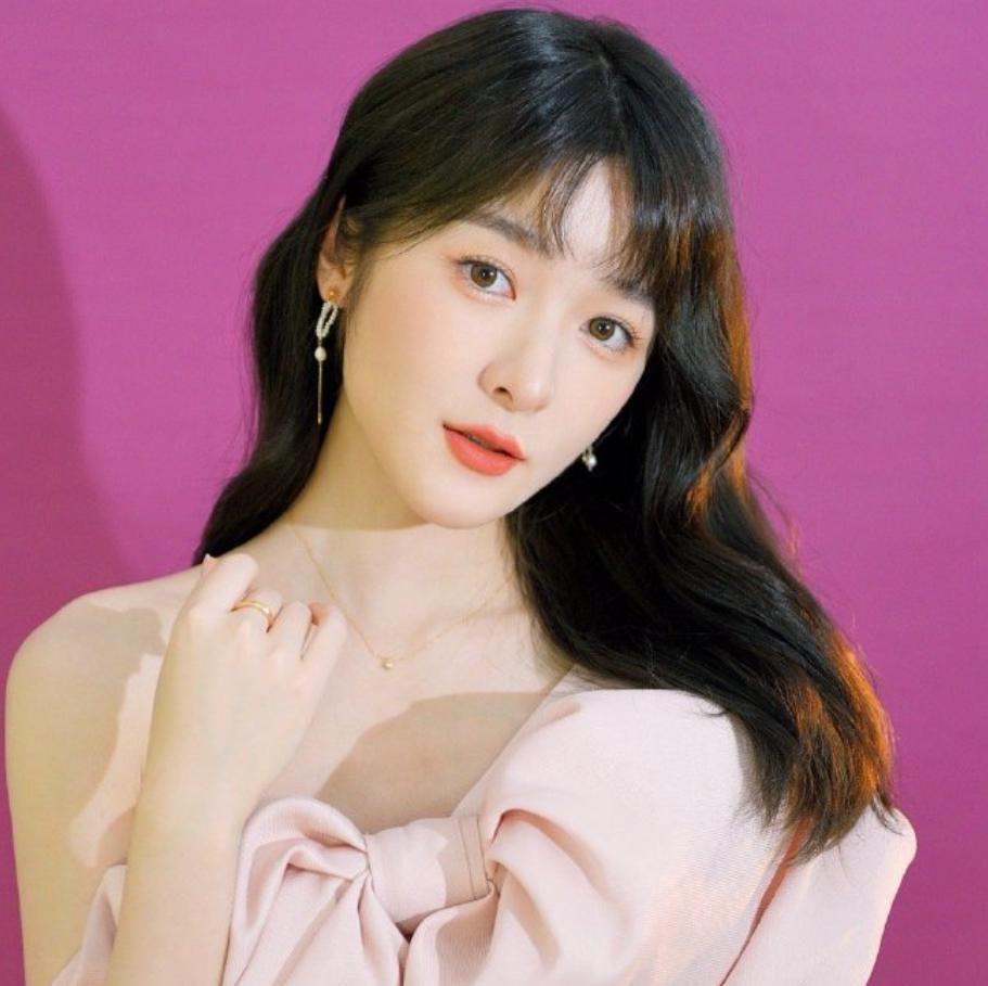 杨颖张嘉倪疯马秀风波升级！全网被骂评论区沦陷，徐娇发声抵制