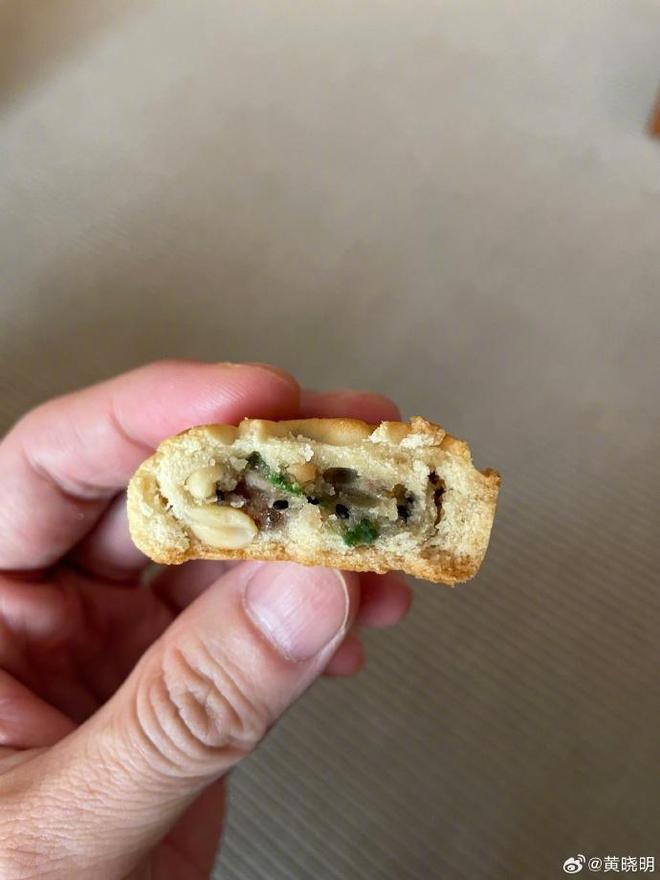 表态依旧是亲人后，黄晓明baby同时送中秋祝福，专注事业受期待