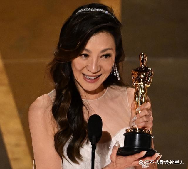 “最美霸王花”李赛凤：两嫁两离，出轨豪门干儿子，58岁复出