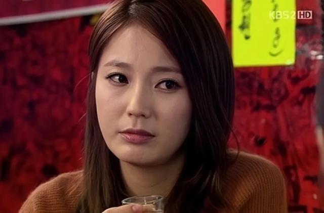 哇！这位全能美女艺人官宣结婚啦