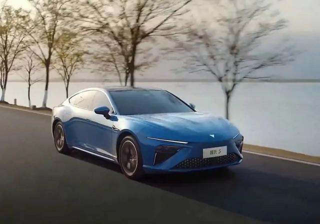 2024款哪吒S汽车推送V1.5.6 OTA更新：新增L2 智能辅助驾驶等功能