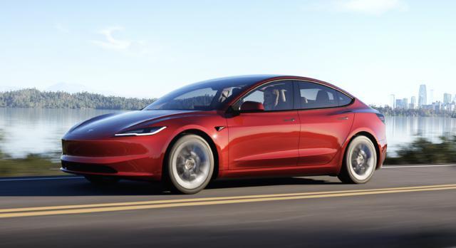 特斯拉新款 Model 3发布，价格超市场预期